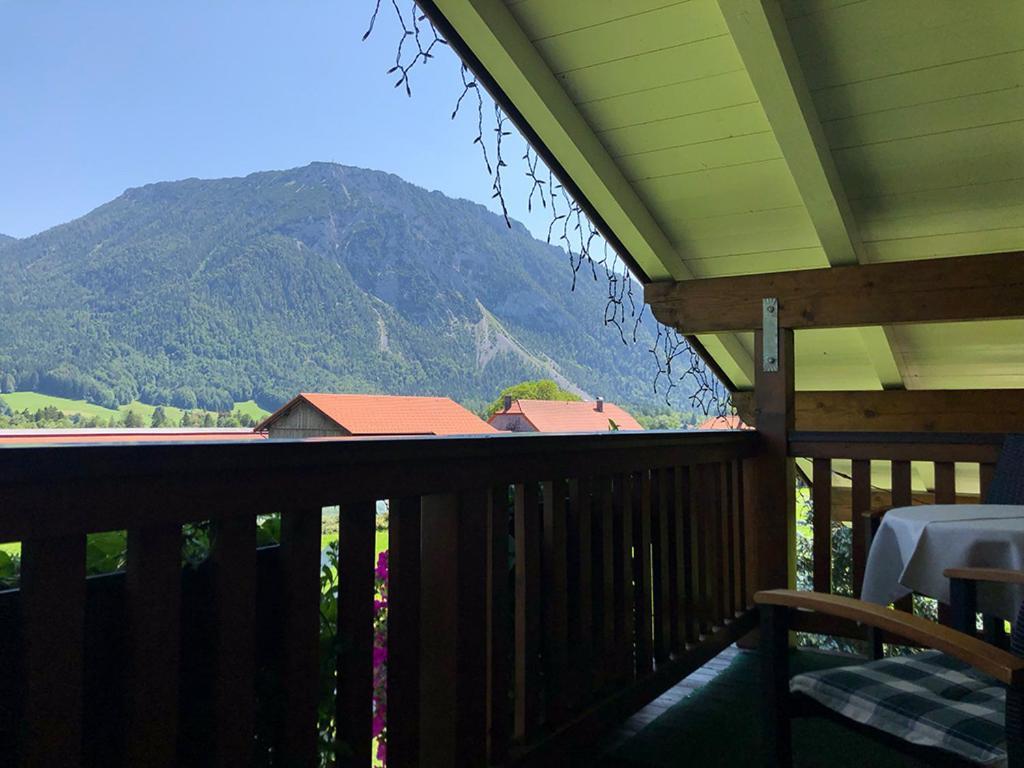 Haus Jaeger Ferienwohnungen Mit Indoor-Pool Inkl. Chiemgaukarte Ruhpolding Exterior photo