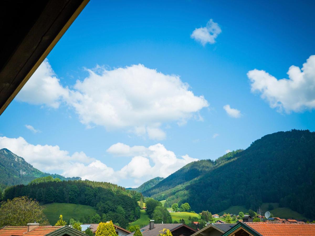 Haus Jaeger Ferienwohnungen Mit Indoor-Pool Inkl. Chiemgaukarte Ruhpolding Exterior photo